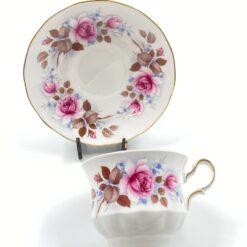 Porcelianinis “Queen Anne” puodelis (200 ml) 8,5x11x8 cm su lėkštute 14x14x2 cm