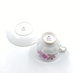 Porcelianinis “Queen Anne” puodelis (200 ml) 8,5x11x8 cm su lėkštute 14x14x2 cm