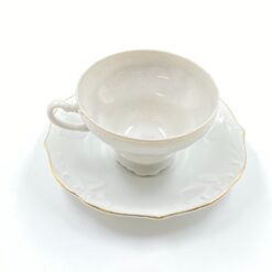 Porcelianinis puodelis (150 ml) 9,5x11x6 cm su lėkštute 14x14x2 cm