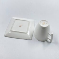 Porcelianinis puodelis (200 ml) 7,5×9,5×8 cm su lėkštute 13x13x2 cm