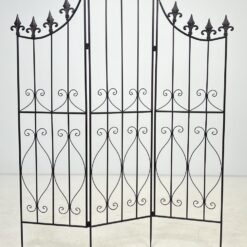 Metalinė įsmeigiama sodo atrama augalams – širma (suskleista 4x45x153 cm, pilnai išskleista 2x123x153 cm)