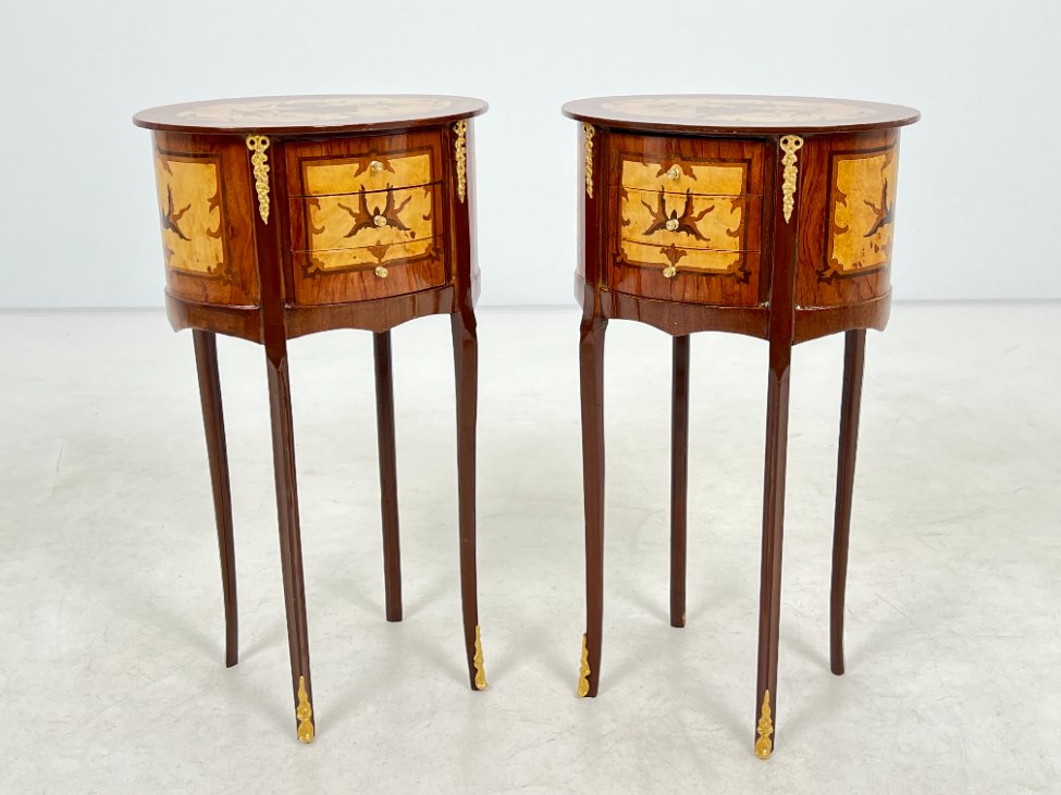 HM0654-spinteles-2 Liudviko XV laikotarpio stiliaus medinių spintelių su žalvario detalėmis 2 vnt. komplektas 30x40x70 cm