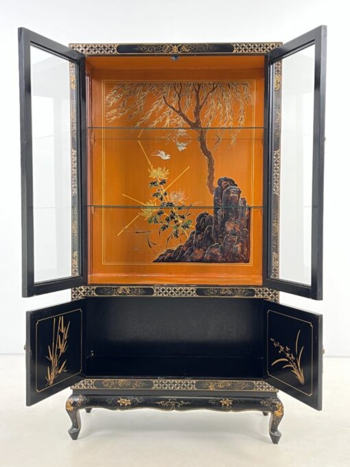 Rytietiška vitrina su akmens ir žalvario dekoracijomis 42x95x172 cm
