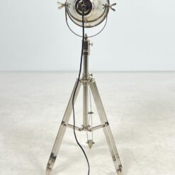 Pastatomas industrinio stiliaus metalinis šviestuvas 40x40x88-96 cm