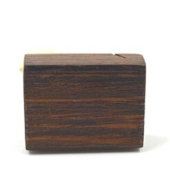 Afrikietiškas moters biustas iš kaulo ant medinio postamento 4,5x3x5,5 cm