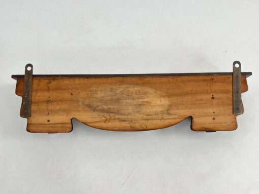 Ąžuolinė sieninė drožinėta kabykla 21x112x33 cm