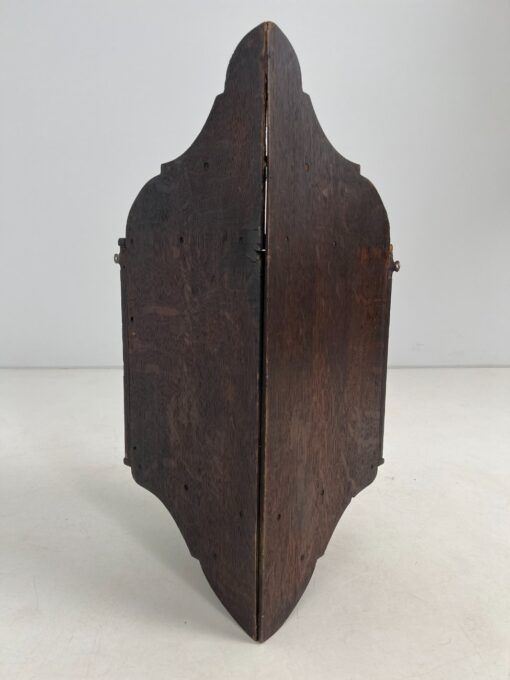 Pakabinama ąžuolinė kampinė spintelė 26x46x80 cm