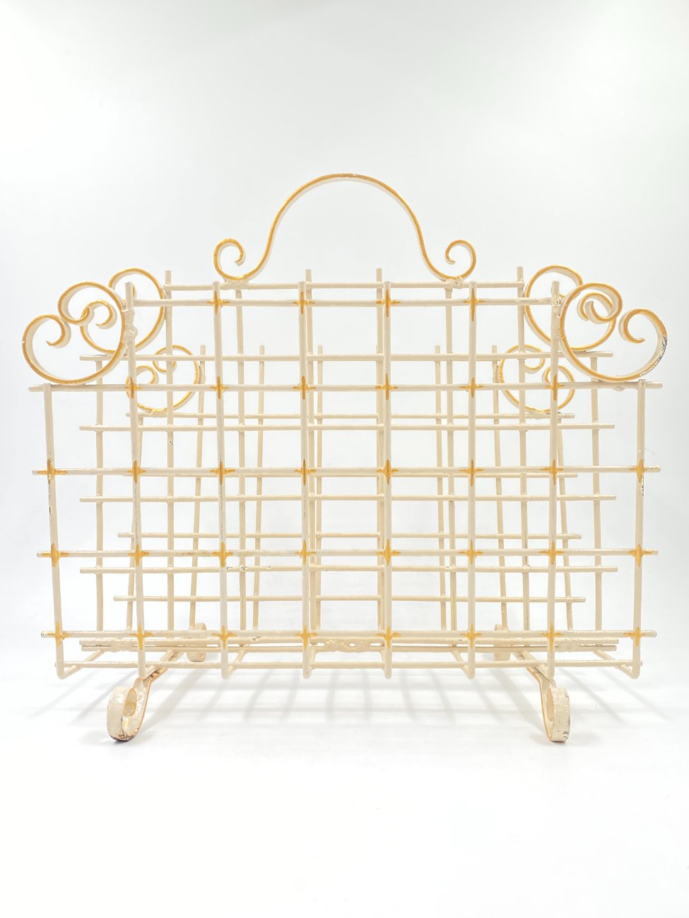 DJ0388-laikrastines-vynines-1 Metalinė laikraštinė 24x38x37 cm