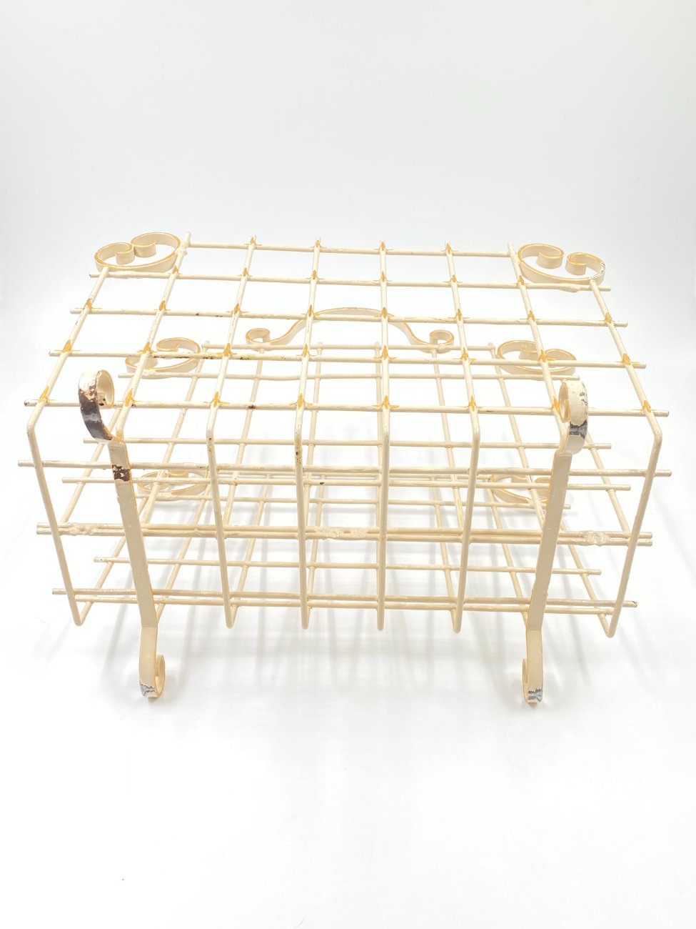 DJ0388-laikrastines-vynines-6 Metalinė laikraštinė 24x38x37 cm