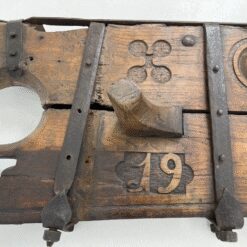 Senovinė iškaba/dekoracija iš medžio ir metalo 21x109x38 cm