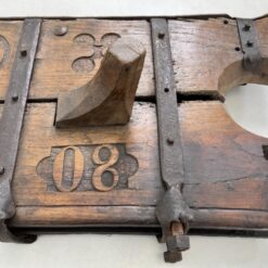 Senovinė iškaba/dekoracija iš medžio ir metalo 21x109x38 cm