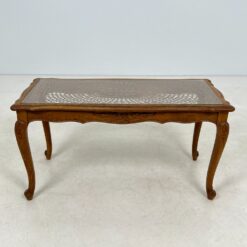 Ąžuolinis staliukas su ratano ir stiklo stalviršiumi 47x97x50 cm