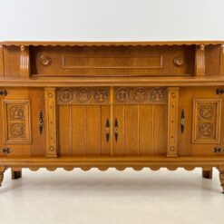 Ąžuolinė keturių durų ir dviejų stalčių komoda 51x220x126 cm