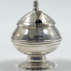 Sidabruoto metalo prieskoninė su šaukšteliu 6x8x8,5 cm