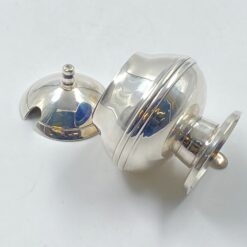 Sidabruoto metalo prieskoninė su šaukšteliu 6x8x8,5 cm