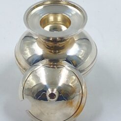Sidabruoto metalo prieskoninė su šaukšteliu 6x8x8,5 cm