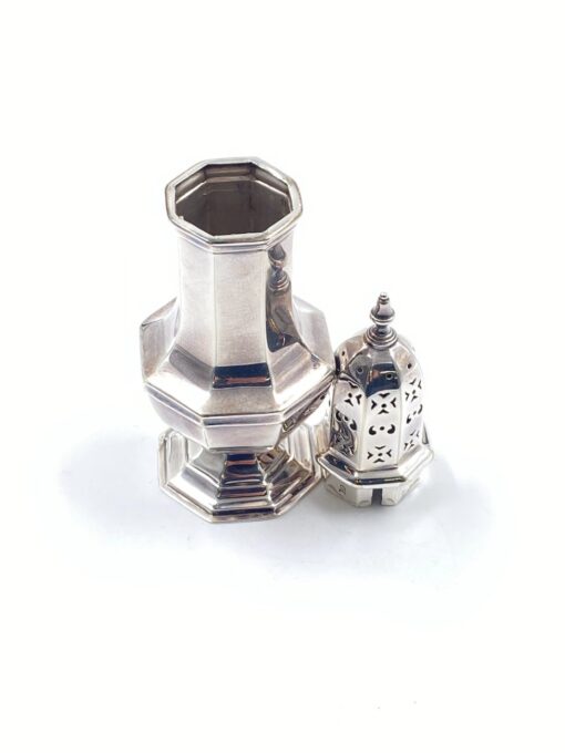 “Mappin & Webb” sidabruoto metalo prieskoninė 7x7x17 cm