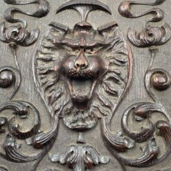 Ąžuolinė sieninė dekoracija su liūto veidu 3x26x34 cm