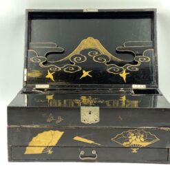 Japoniška medinė lakuota rašymo dėžutė 26x41x18,5 cm