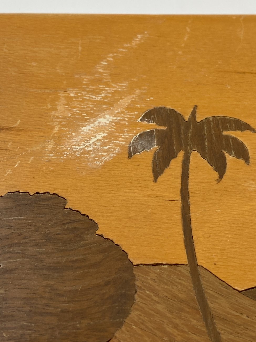 DK0001-dezutes-12 Medinė inkrustuota dėžutė 16,5x24x7,5 cm