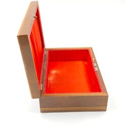 Medinė inkrustuota dėžutė 16,5x24x7,5 cm