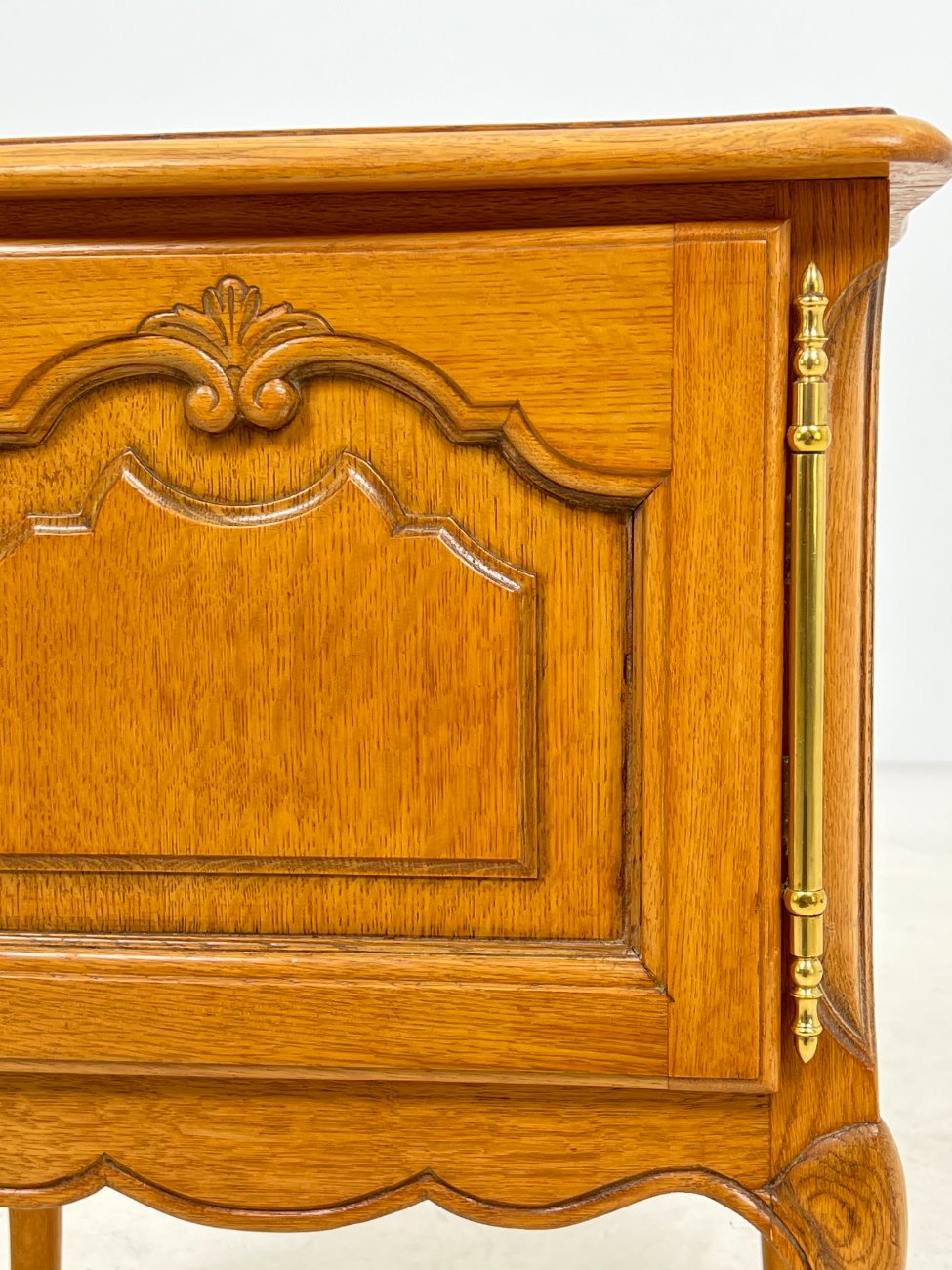 DK0004-spinteles-10 Ąžuolinės spintelės 2 vnt. komplektas 36x52x64 cm