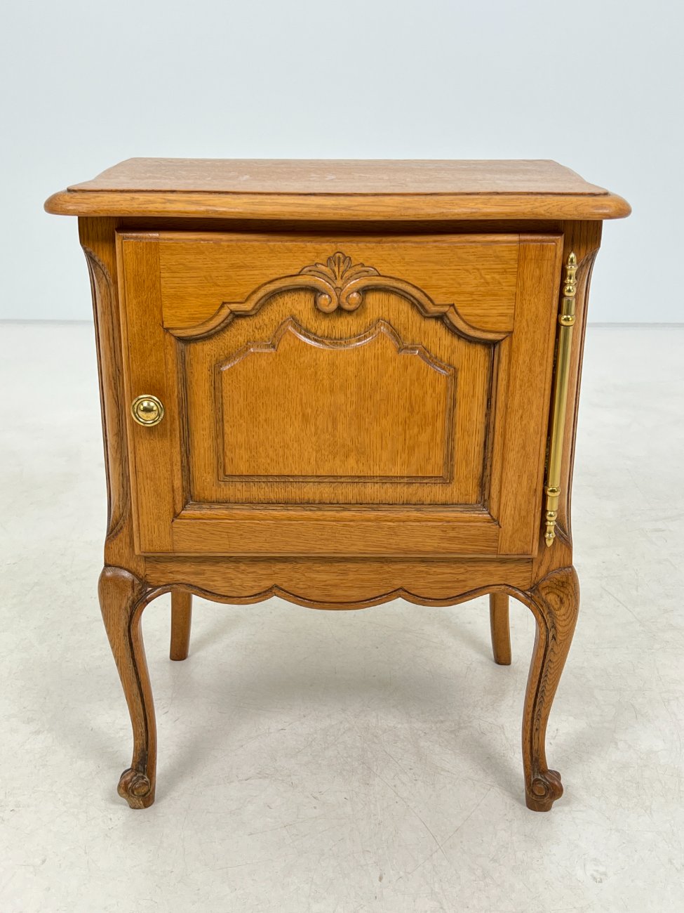 DK0004-spinteles-4 Ąžuolinės spintelės 2 vnt. komplektas 36x52x64 cm