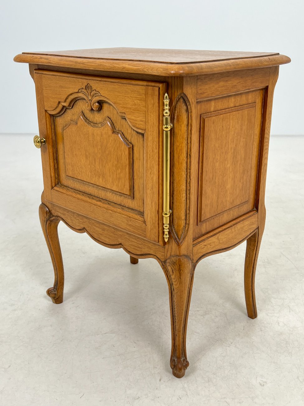 DK0004-spinteles-6 Ąžuolinės spintelės 2 vnt. komplektas 36x52x64 cm