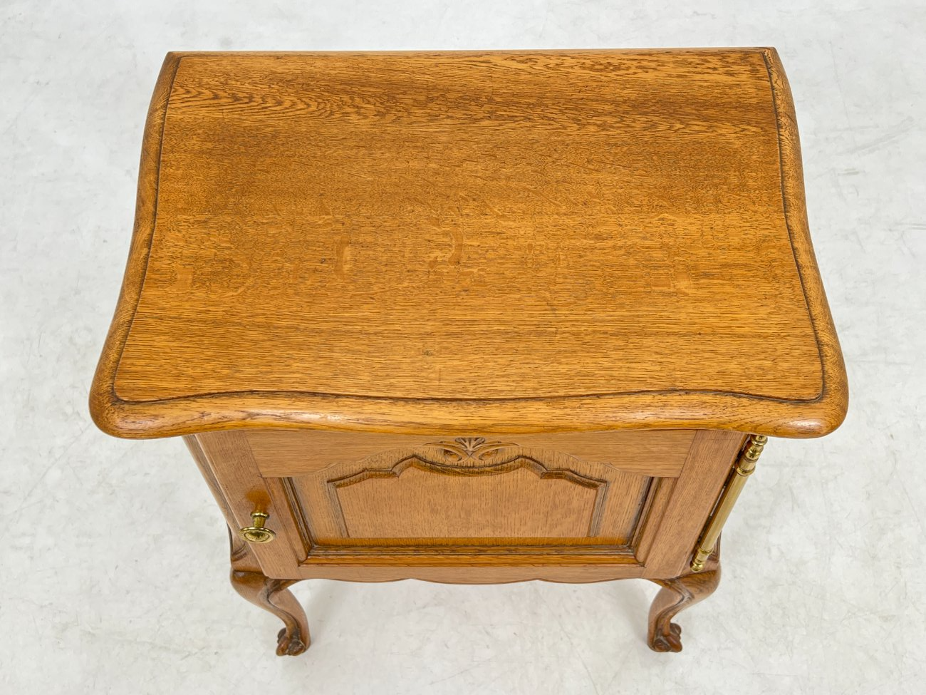 DK0004-spinteles-7 Ąžuolinės spintelės 2 vnt. komplektas 36x52x64 cm