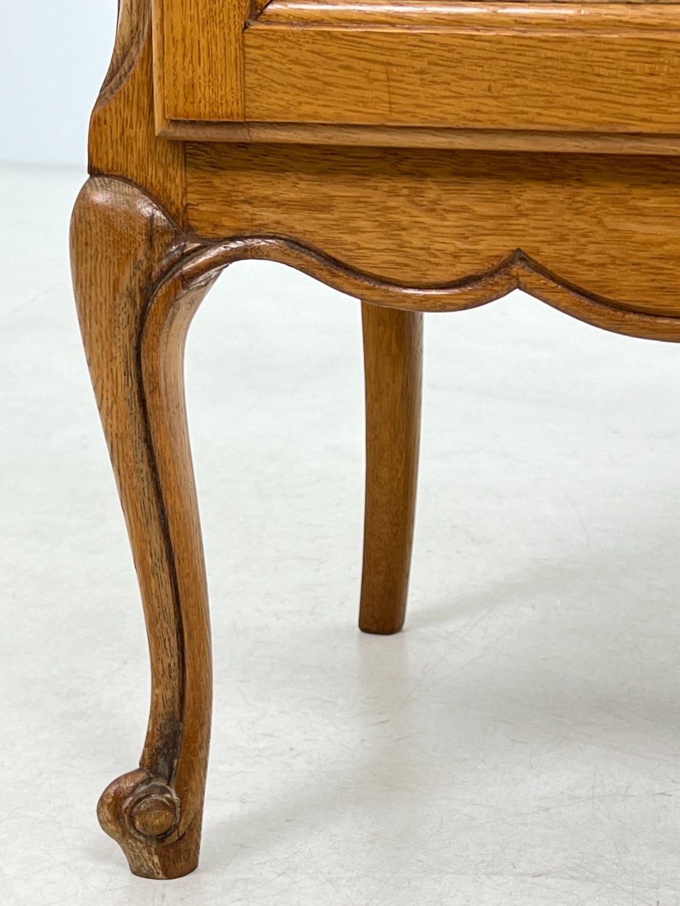 DK0004-spinteles-9 Ąžuolinės spintelės 2 vnt. komplektas 36x52x64 cm