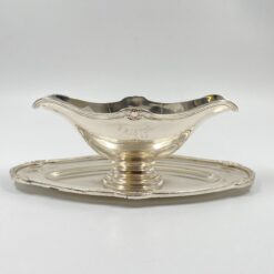 Sidabruoto metalo padažinė su padėklu 12x26,5x9 cm