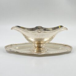 Sidabruoto metalo padažinė su padėklu 12×26,5×9 cm