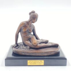 Bronzinė statula ant postamento “Nimf met schorpioen – 1835” 8,5×12,5×11 cm