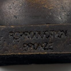 Bronzinė Nefertitės statula ant medinio postamento 6,5×6,5×13 cm