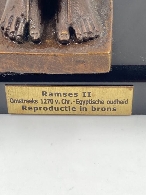 Bronzinė Ramzio 2-ojo statula ant medinio postamento 6,5×6,5×13 cm