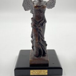 Bronzinė statula ant medinio postamento “Samotrakės Nikė” 9x9x13,5 cm