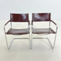 Bauhaus stiliaus metaliniai krėslai su oda 2 vnt. komplektas 56x56x80 cm, 45 cm