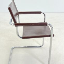 Bauhaus stiliaus metaliniai krėslai su oda 2 vnt. komplektas 56x56x80 cm, 45 cm