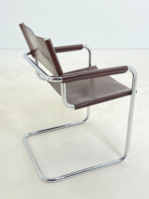 Bauhaus stiliaus metaliniai krėslai su oda 2 vnt. komplektas 56x56x80 cm, 45 cm