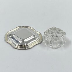 Stiklinis indelis su sidabruoto metalo padėkliuku 7,5×7,5×3 cm