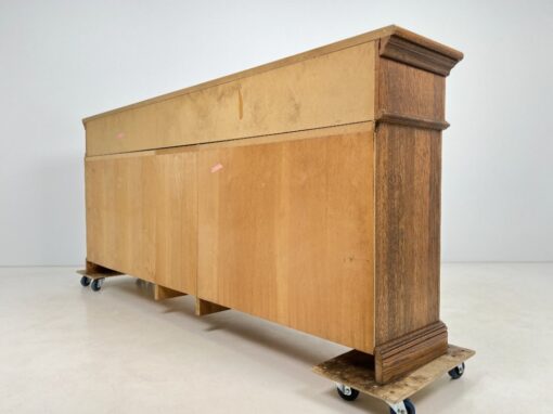 Ąžuolinė ilga keturių durų ir devynių stalčių komoda 60x271x116 cm