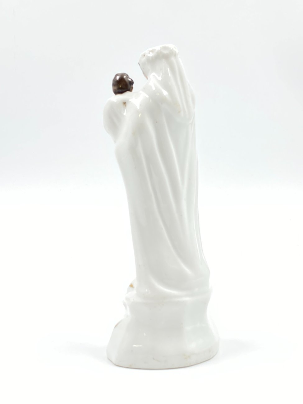 DK0100-religines-skulpturos-ir-paveikslai-7 Porcelianinė Švč. Mergelės Marijos su Kūdikėliu Jėzumi statula 7x9x20 cm