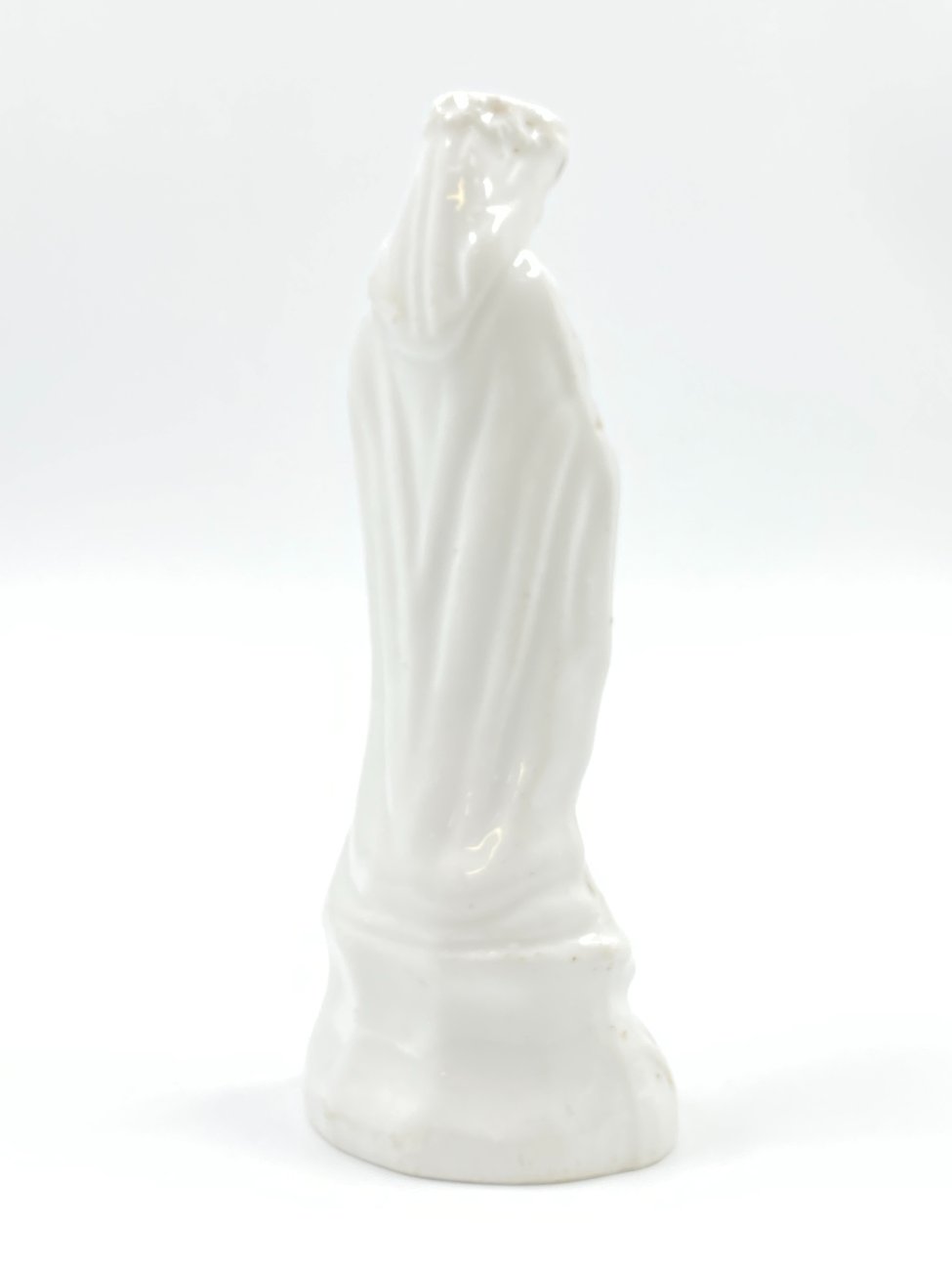 DK0100-religines-skulpturos-ir-paveikslai-8 Porcelianinė Švč. Mergelės Marijos su Kūdikėliu Jėzumi statula 7x9x20 cm