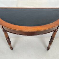 Raudonmedžio konsolė su eko odos stalviršiumi 48x109x71 cm