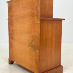Riešutmedžio sekreteras odiniu ištraukiamu stalviršiumi 40(+14)x72x93 cm
