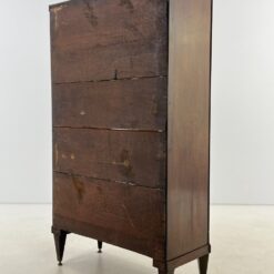 Bydermejerio stiliaus raudonmedžio vitrina, inkrustuota žalvariu 39x91x151 cm