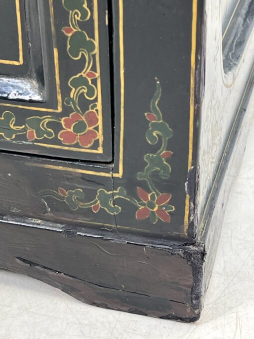 Rytietiška komoda su žalvario ir akmens dekoracijomis 40x87x99,5 cm