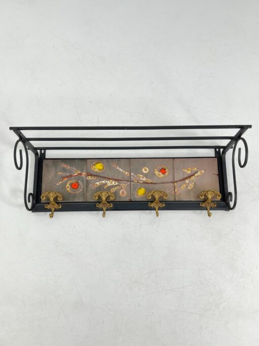 Vintažinė metalinė sieninė kabykla su keramikinėmis plytelėmis 24x70x26 cm