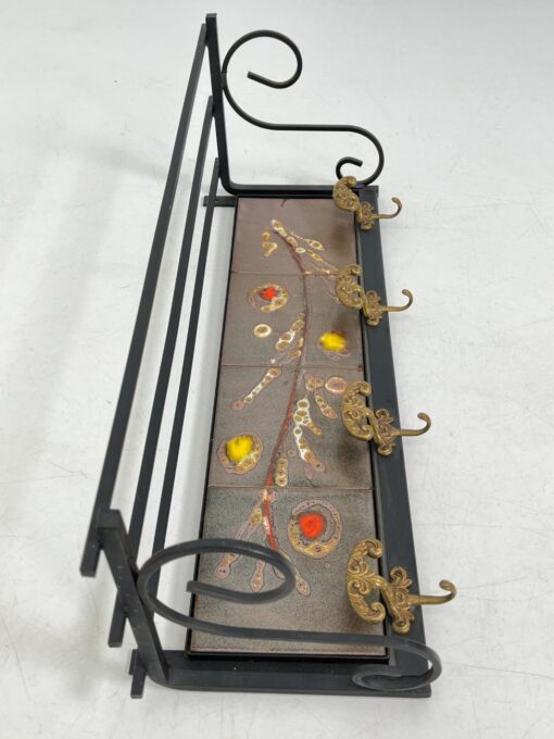 Vintažinė metalinė sieninė kabykla su keramikinėmis plytelėmis 24x70x26 cm