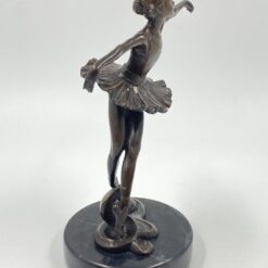 Bronzinė balerinos statula ant akmeninio postamento 13x19x27 cm